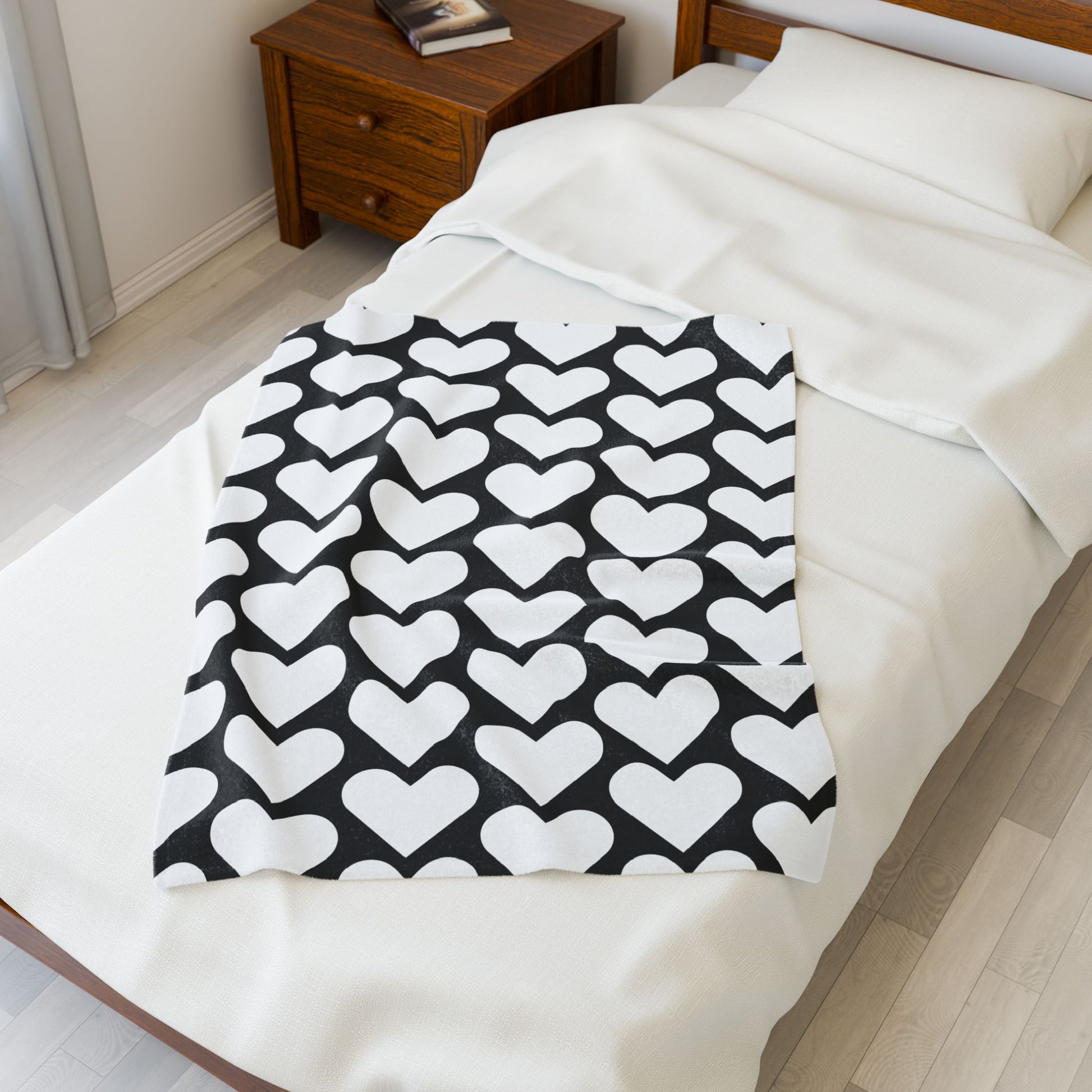 Cozy Heart Print Velveteen Plush Blanket