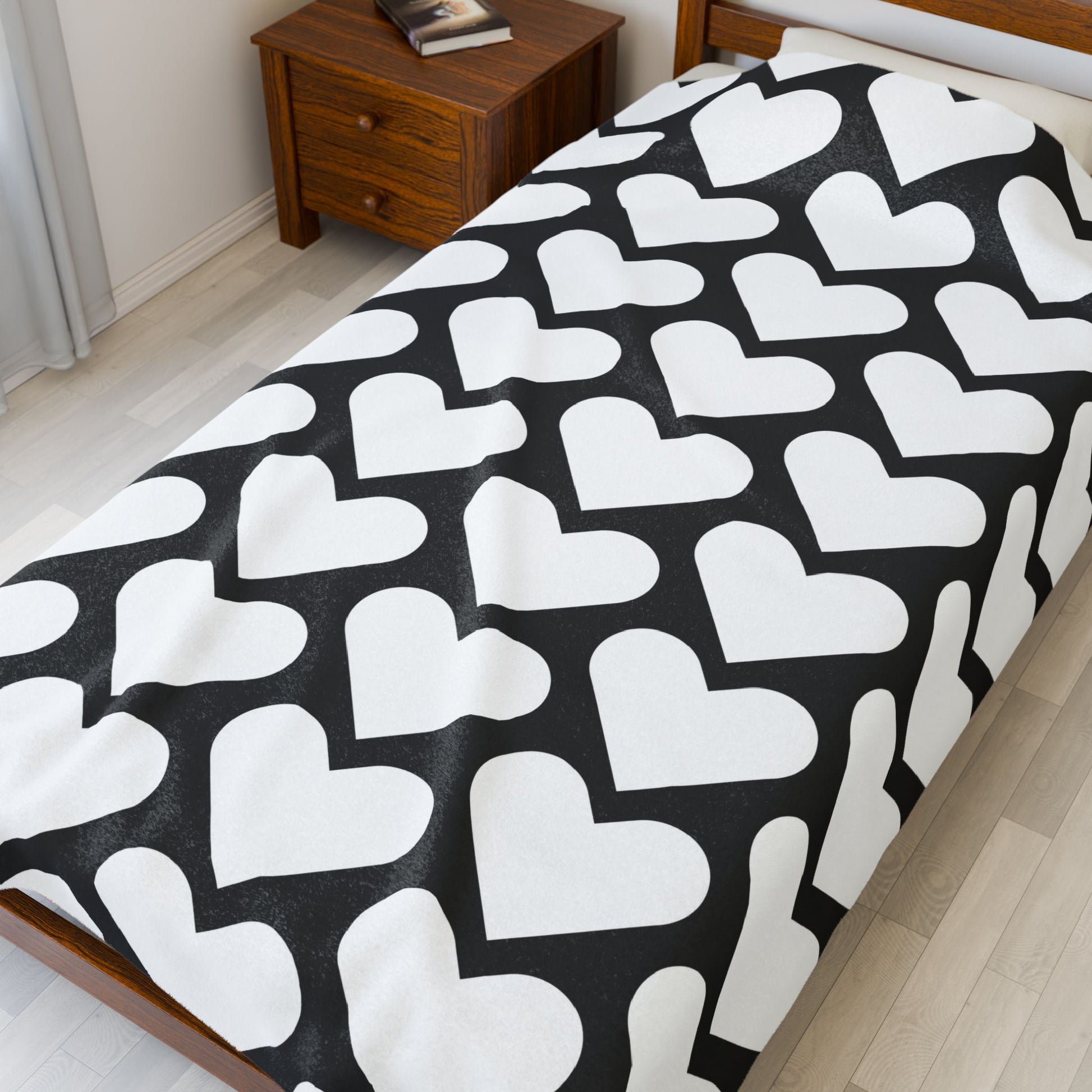 Cozy Heart Print Velveteen Plush Blanket