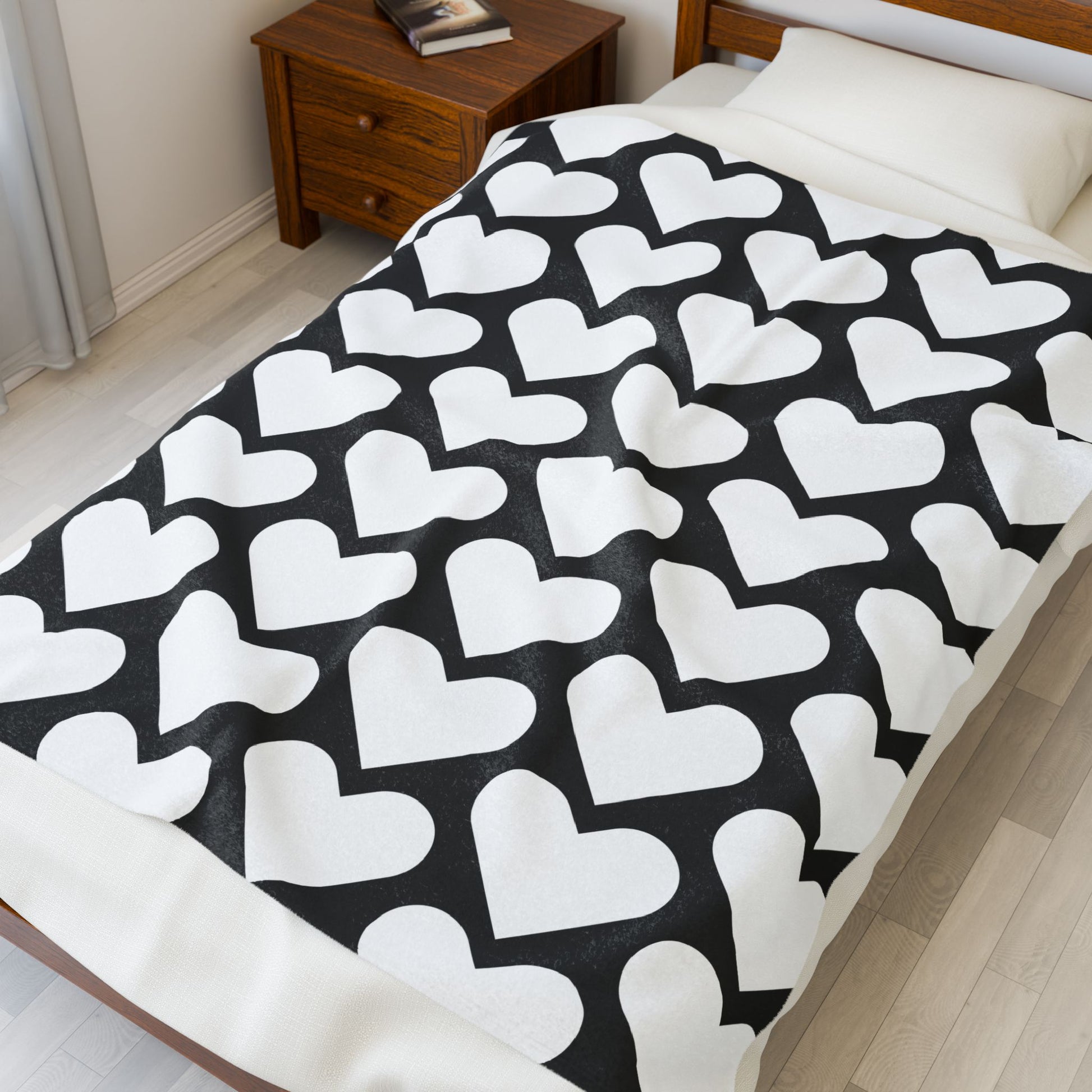 Cozy Heart Print Velveteen Plush Blanket