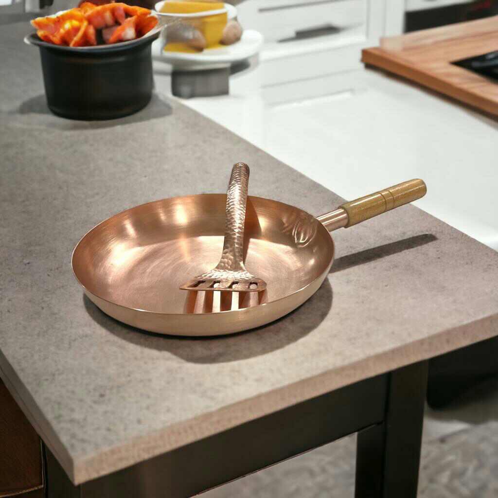 Round Plain Copper Pan with Matte Finish, Wood Handle and Spatula 10"